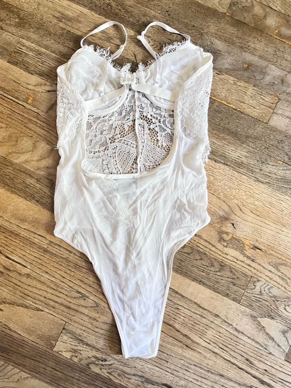 Bardot lace bodysuit - Picture 9 of 9